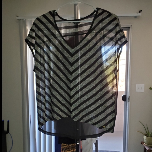 GUESS Sheer Top - Picture 3 of 4